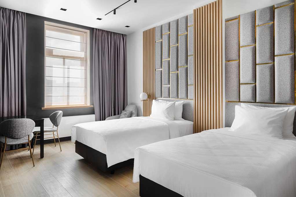 Отель The Basilian Minsk, Curio Collection By Hilton Номер фото