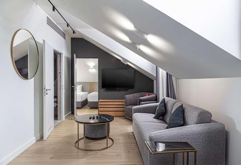 Отель The Basilian Minsk, Curio Collection By Hilton Номер фото