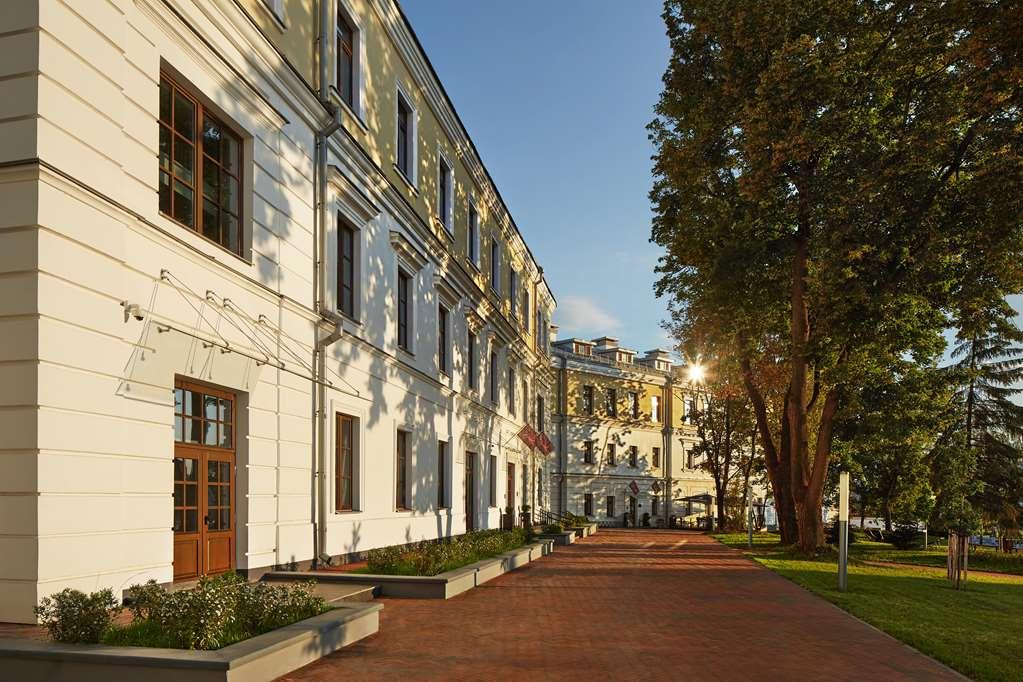 Отель The Basilian Minsk, Curio Collection By Hilton Экстерьер фото